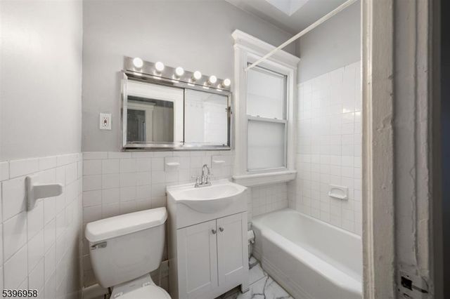 107 Randolph Ave, Jersey City, NJ 07305