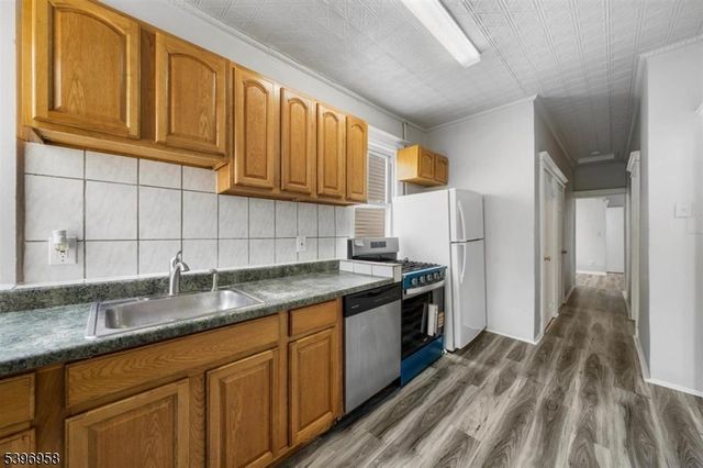 107 Randolph Ave, Jersey City, NJ 07305