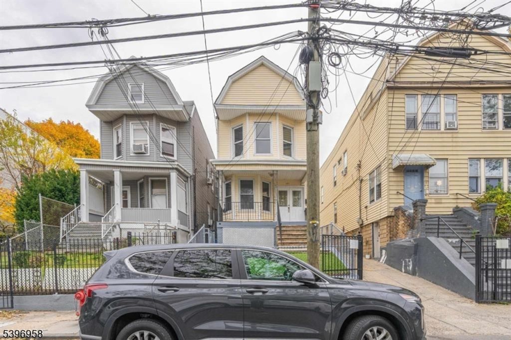 107 Randolph Ave, Jersey City, NJ 07305