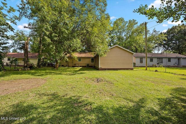 220 W Eighteenth Street, Yazoo City, MS 39194