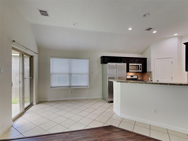 232 Country Crossing Circle, Magnolia, TX 77354