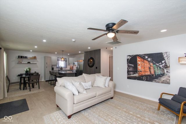 5035 Rosslyn Avenue, Indianapolis, IN 46205