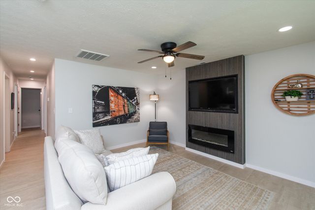 5035 Rosslyn Avenue, Indianapolis, IN 46205