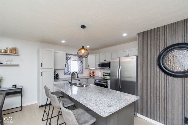 5035 Rosslyn Avenue, Indianapolis, IN 46205