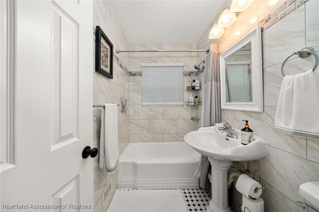 1961 Lakeview Drive, Sebring, FL 33870