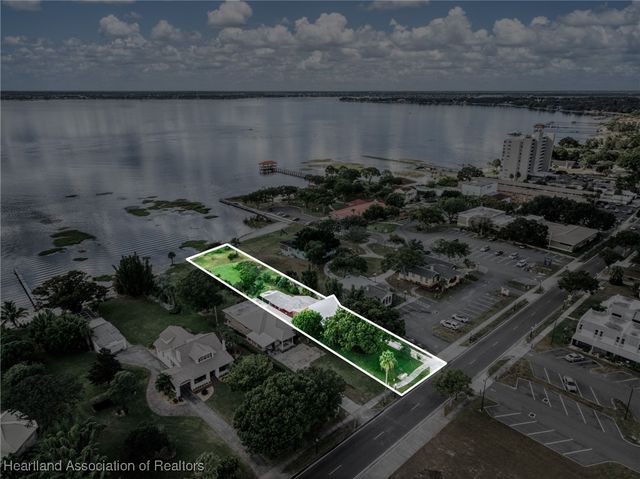 1961 Lakeview Drive, Sebring, FL 33870