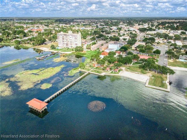 1961 Lakeview Drive, Sebring, FL 33870