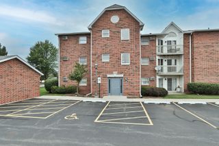 1330 Cunat Court 1B, Lake In The Hills, IL 60156