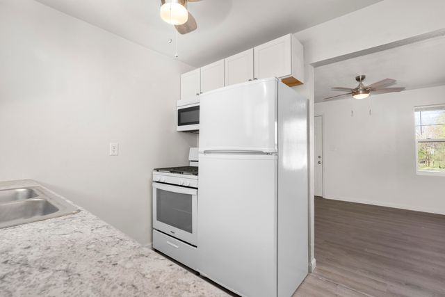 1710 W Belmont Street, Springfield, MO 65802