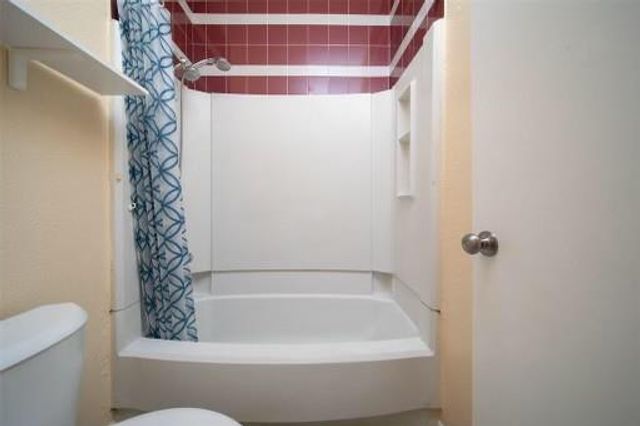 8293 Sands Point Drive 185, Houston, TX 77036