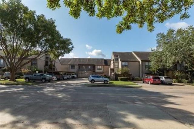 8293 Sands Point Drive 185, Houston, TX 77036