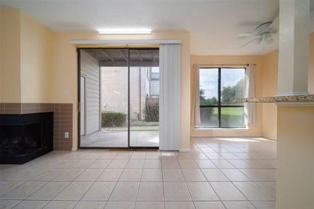 8293 Sands Point Drive 185, Houston, TX 77036