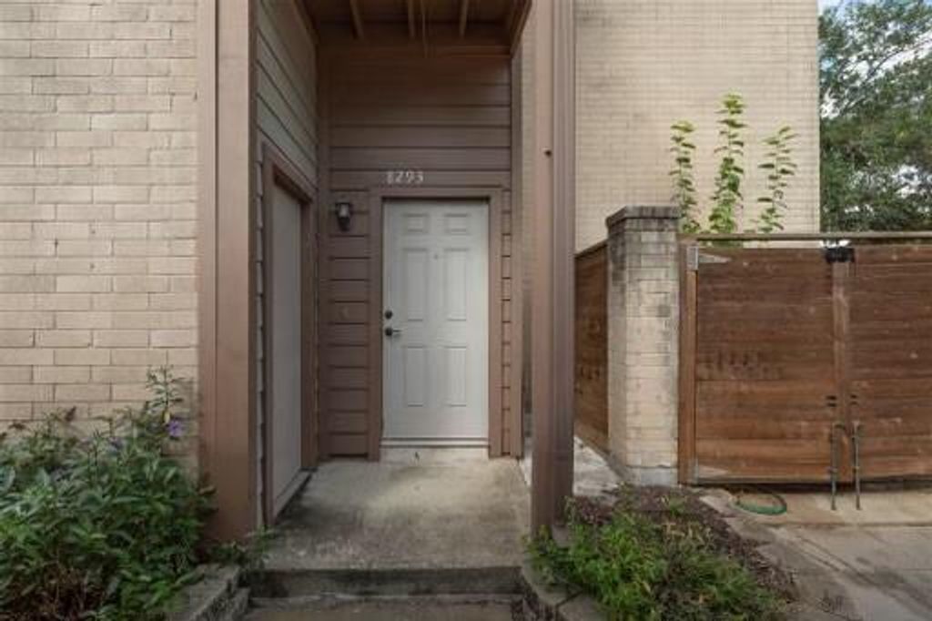 8293 Sands Point Drive 185, Houston, TX 77036