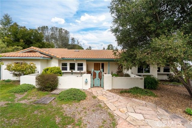 325 Conover Lane, Templeton, CA 93465