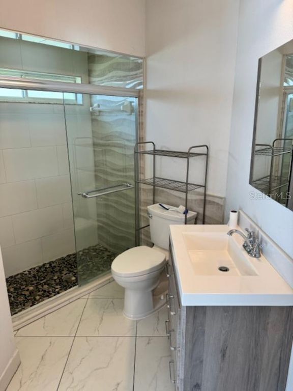 Image 11 of property listing at 1623 BRIDGEVIEW CIRCLE, Orlando, FL 32824