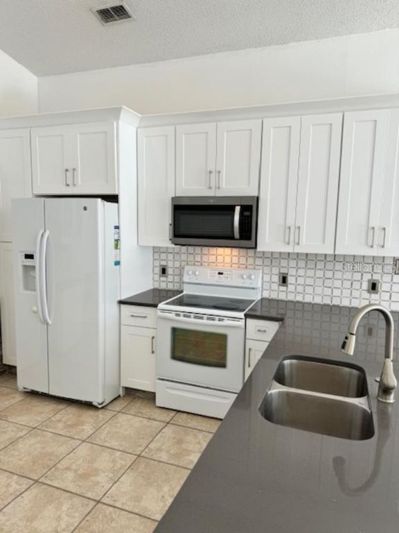 Image 4 of property listing at 1623 BRIDGEVIEW CIRCLE, Orlando, FL 32824