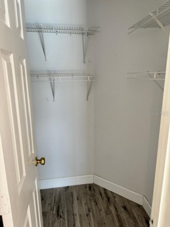 Image 9 of property listing at 1623 BRIDGEVIEW CIRCLE, Orlando, FL 32824