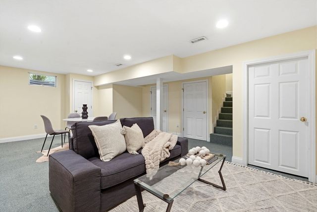 34 Pine Street 34, Newton, MA 02456