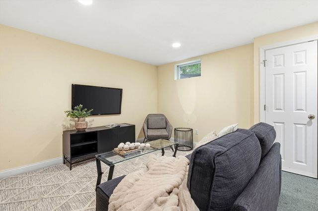 34 Pine Street 34, Newton, MA 02456