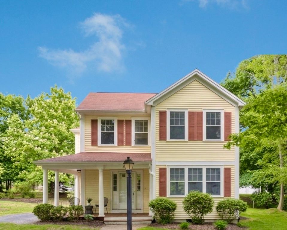34 Pine Street 34, Newton, MA 02456