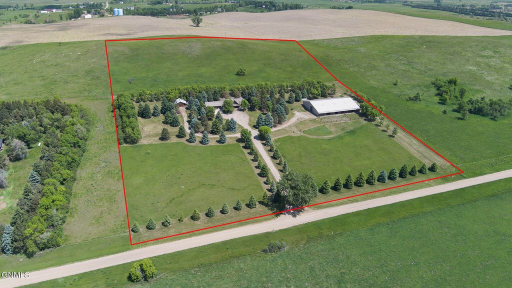 10000 76th Avenue SE, Bismarck, ND 58504