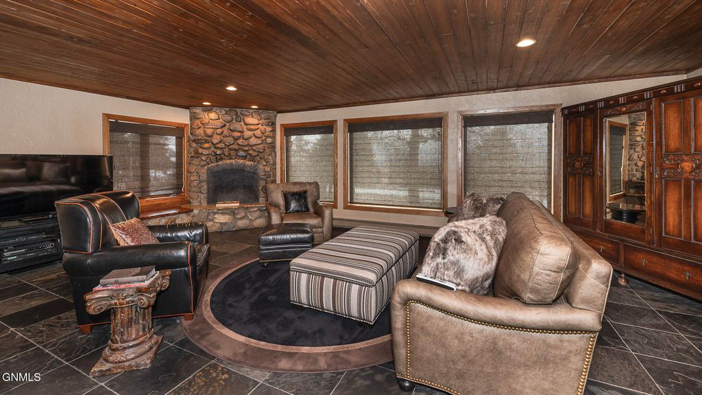 10000 76th Avenue SE, Bismarck, ND 58504 photo 10