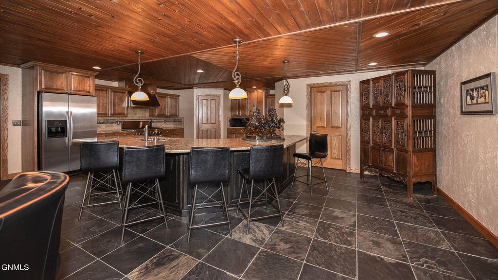 10000 76th Avenue SE, Bismarck, ND 58504 photo 12