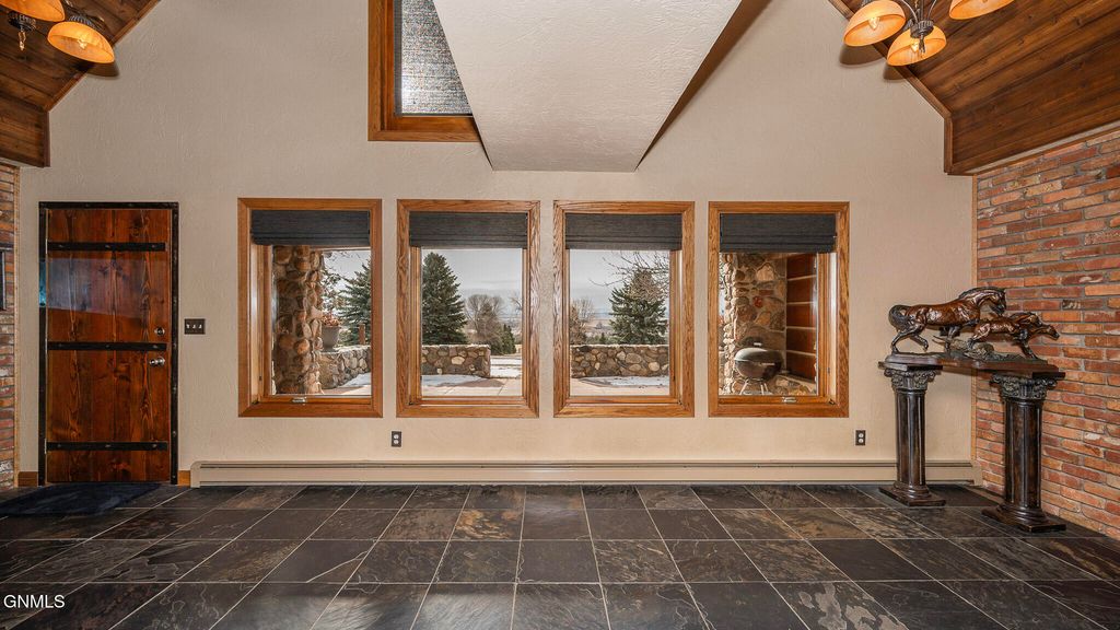 10000 76th Avenue SE, Bismarck, ND 58504 photo 22