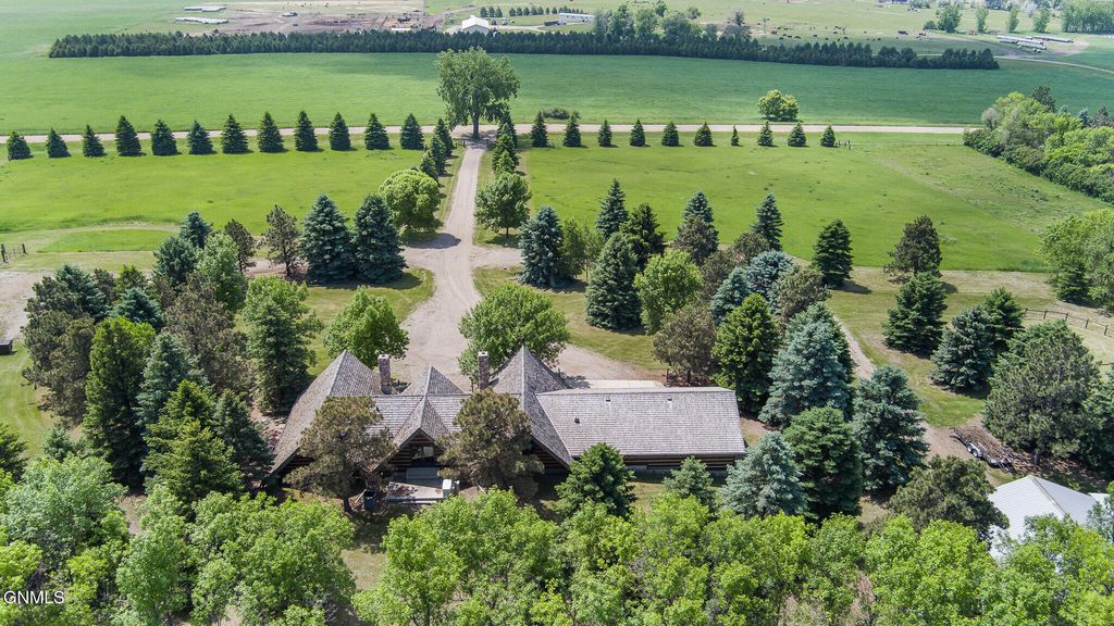 10000 76th Avenue SE, Bismarck, ND 58504 photo 4