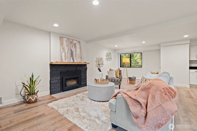 19125 94th Avenue W, Edmonds, WA 98020