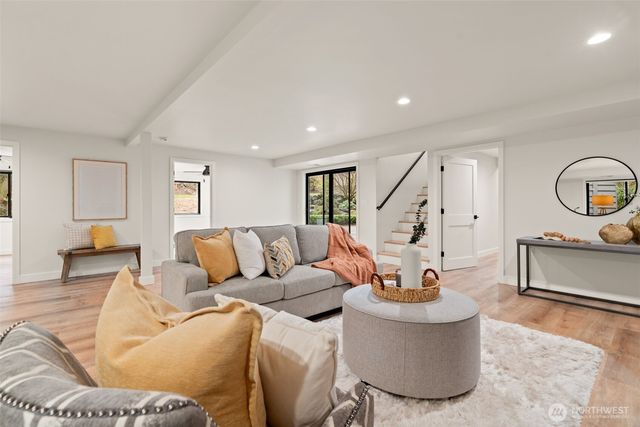 19125 94th Avenue W, Edmonds, WA 98020