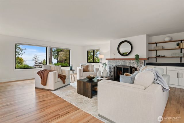 19125 94th Avenue W, Edmonds, WA 98020