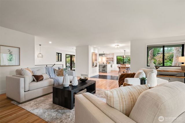 19125 94th Avenue W, Edmonds, WA 98020