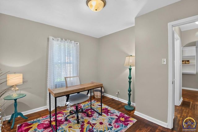811 SW Randolph AVE, Topeka, KS 66606