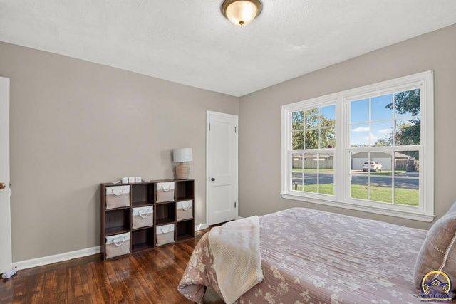 811 SW Randolph AVE, Topeka, KS 66606