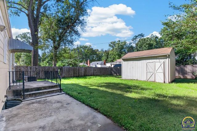 811 SW Randolph AVE, Topeka, KS 66606