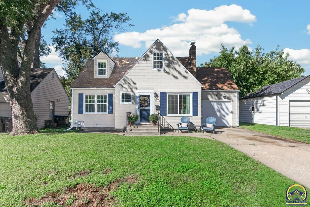 811 SW Randolph AVE, Topeka, KS 66606