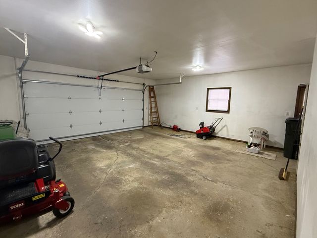 2009 Kedron Boulevard, Zion, IL 60099