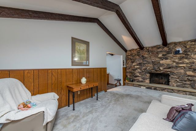 2009 Kedron Boulevard, Zion, IL 60099