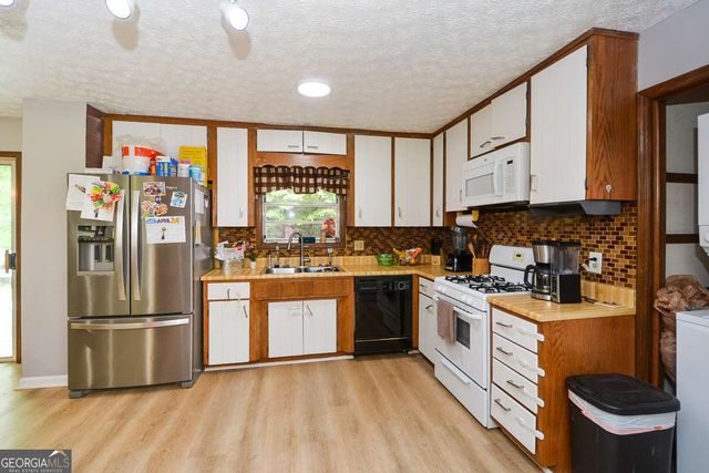 2409 Red Fox Run NW, Acworth, GA 30101