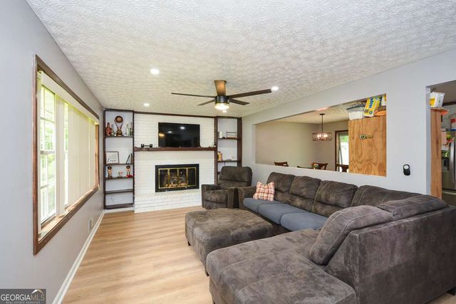 2409 Red Fox Run NW, Acworth, GA 30101