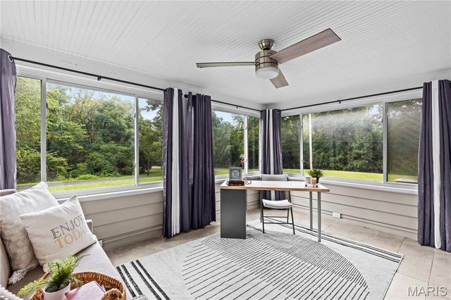 16460 Old Jamestown Road, Florissant, MO 63034