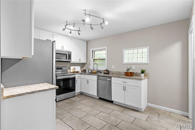 16460 Old Jamestown Road, Florissant, MO 63034