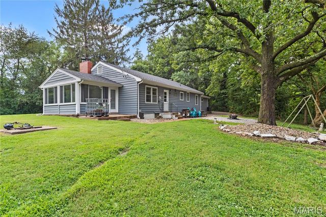16460 Old Jamestown Road, Florissant, MO 63034