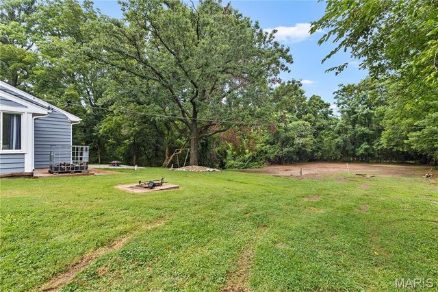 16460 Old Jamestown Road, Florissant, MO 63034