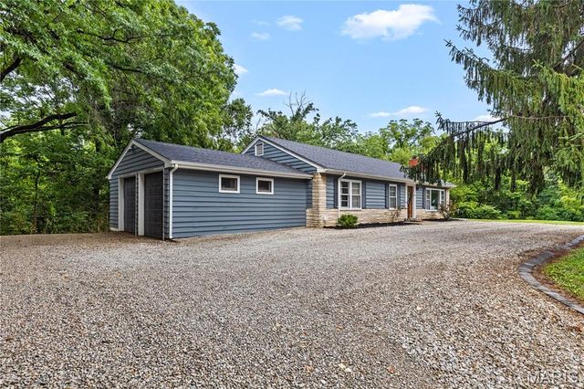 16460 Old Jamestown Road, Florissant, MO 63034
