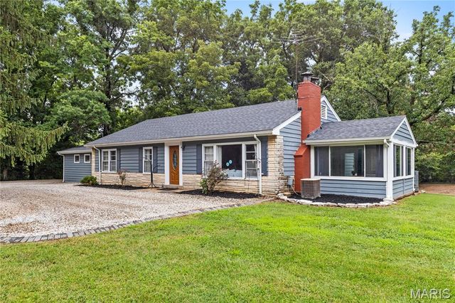 16460 Old Jamestown Road, Florissant, MO 63034