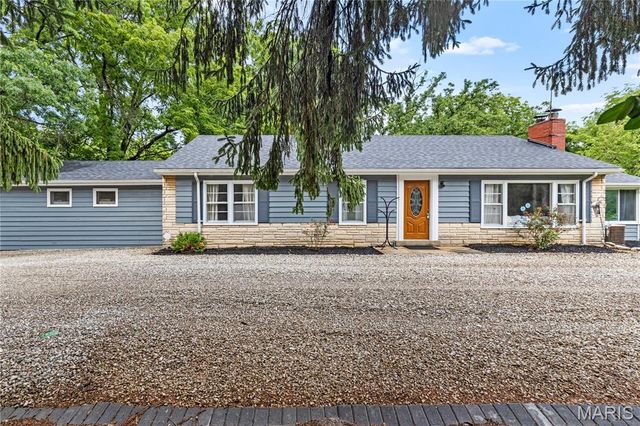 16460 Old Jamestown Road, Florissant, MO 63034