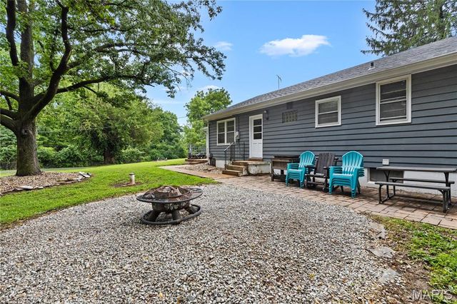 16460 Old Jamestown Road, Florissant, MO 63034