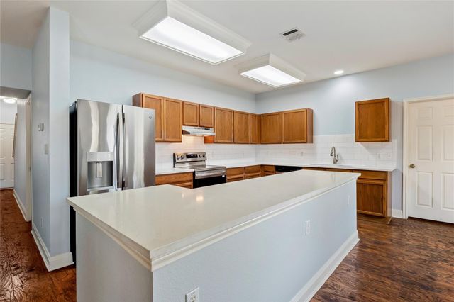 219 WOODLAKE DR, Georgetown, TX 78633